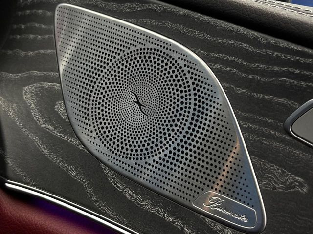 ��Burmester�T���E���h�V�X�e��:�n�C�G���h�I�[�f�B�I��僁�[�J�[����|����Ԑ�p�̃v���~�A���X�s�[�J�[�𑕔��B�����̃X�s�[�J�[����A���̗������܂ŕ����鍂�i���ȉ��y�����y���݂��������܂��B