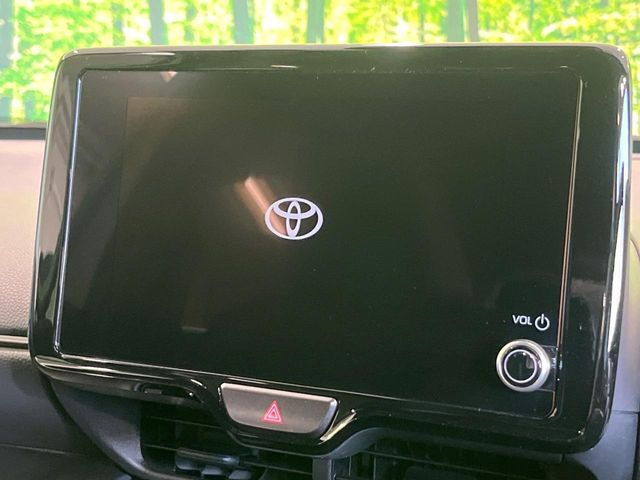 �y����8�C���` �f�B�X�v���C�I�[�f�B�I�z���ʂ̃f�B�X�v���C��AppleCarPlay��AndroidAuto�����p�\�B�傫�ȉ�ʂŃX�}�z�i�r�A�v���������p���������܂���