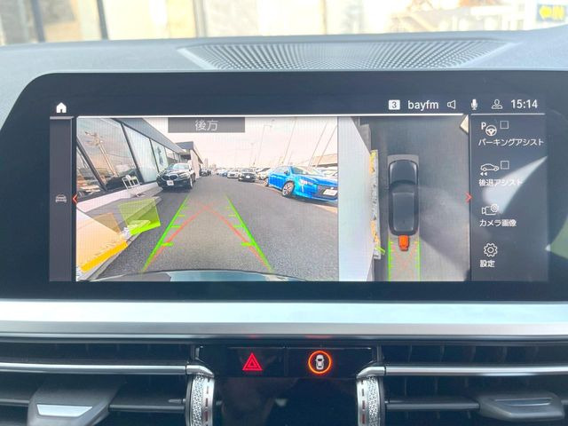 ���p�m���~�b�N�r���[���j�^�[:��p�̃J�����ɂ��A�ォ�猩���낵���悤�Ȏ��_��360�x�N���}�̎��͂��m�F���邱�Ƃ��ł��܂������p�������m�F���₷���A�����ꏊ�ł̐؂�Ԃ��⒓�Ԃ��X���[�Y�ɍs���܂��B