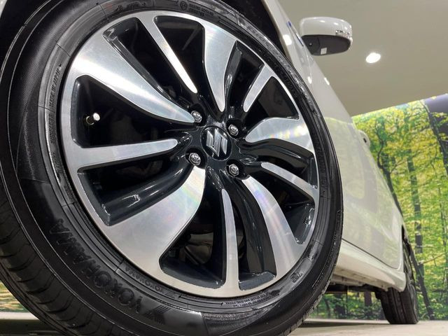 �y����16�C���`�A���~�z�C�[���z�O�ςɃ}�b�`���������A���~�z�C�[���𑕒����Ă���܂��B�e��ЊO�A���~�z�C�[����A�X�^�b�h���X�^�C�����戵�����Ă���܂��B���񂲑��k����������