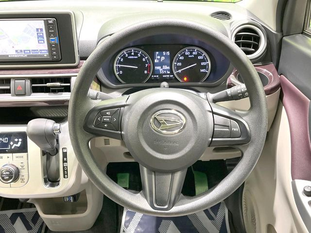 ステアリングも使用感が少なく、きれいな状態となっております♪