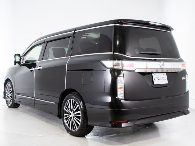 ★展示前点検実施★特殊な機材も用いて、全車点検を実施しております!