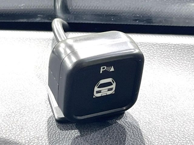 【クリアランスソナー】バンパーに付いたセンサーが障害物を検知!一定の距離に近づくとアラートで教えてくれます♪狭い駐車スペースや車庫入れ時も安心ですね☆