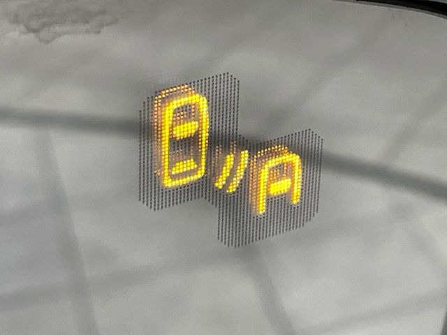 �y�u���C���h�X�|�b�g���j�^�����O�z���s���A�h�A�~���[�̎��p�ɂȂ�₷���ӏ��Ɍ㑱�Ԃ��ڋ߂���ƃT�C�h�~���[�t�߂Ɍx����\���A�h���C�o�[�ɒ��ӊ��N�����Ă���܂��B