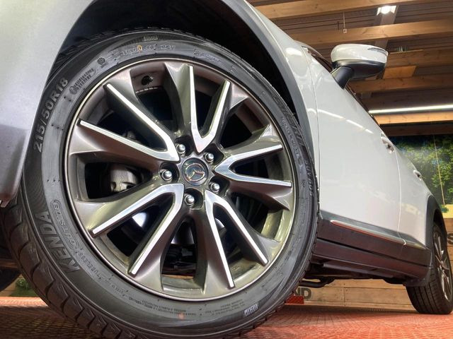 �y����18�C���`�A���~�z�C�[���z�O�ςɃ}�b�`���������A���~�z�C�[���𑕒����Ă���܂��B�e��ЊO�A���~�z�C�[����A�X�^�b�h���X�^�C�����戵�����Ă���܂��B���񂲑��k����������