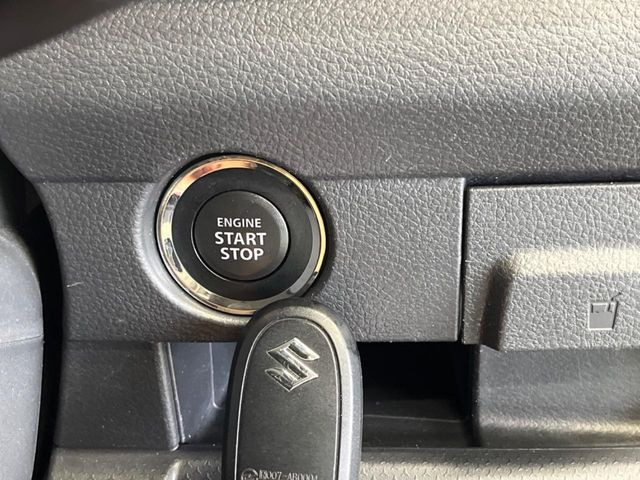 �y�L�[���X�X�^�[�g�V�X�e���z�J�o����|�P�b�g�ɓ��ꂽ�܂܂ł��h�A�̎{���E�������\�ȃX�}�[�g�L�[�𑕔��B�G���W���̃I���E�I�t�����J�M�����o���K�v����������Ƃ��Ă��֗��ł���