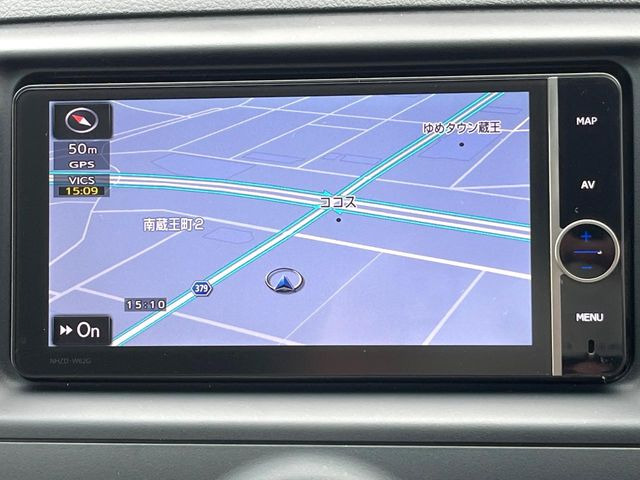 �y�����i�r�z�l�C�̏����i�r�𑕔����Ă���܂��B�i�r�̎g���₷���͂������A�I�[�f�B�I�@�\���[��!�L�����v�◷�s�͂������A�ʋ΂┃�����ȂǕ��i�̃h���C�u���y�����Ȃ�͂���