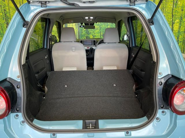 ���i�̂���������ʋ΁A���}���ɏ\���ȉ׎��X�y�[�X���m�ۂ��Ă���܂��B�Z�J���h�V�[�g��|���ƁA�傫�ȉו��̐ύڂ��\�ł���