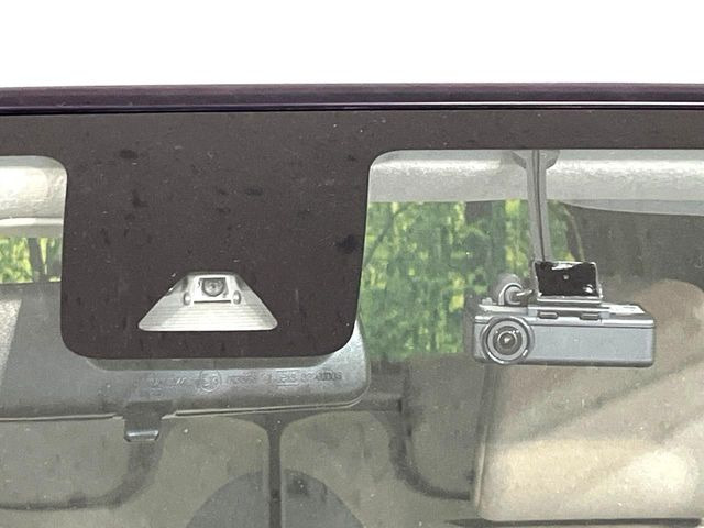 �y�X�}�[�g�A�V�X�g�z���s���ɑO���̎ԗ�����F�����A�Փ˂������Ȏ��͌x��ƃu���[�L�ŏՓˉ���Ɣ�Q�y�����A�V�X�g�B�����S�Ƀh���C�u�����y���݂��������܂��B