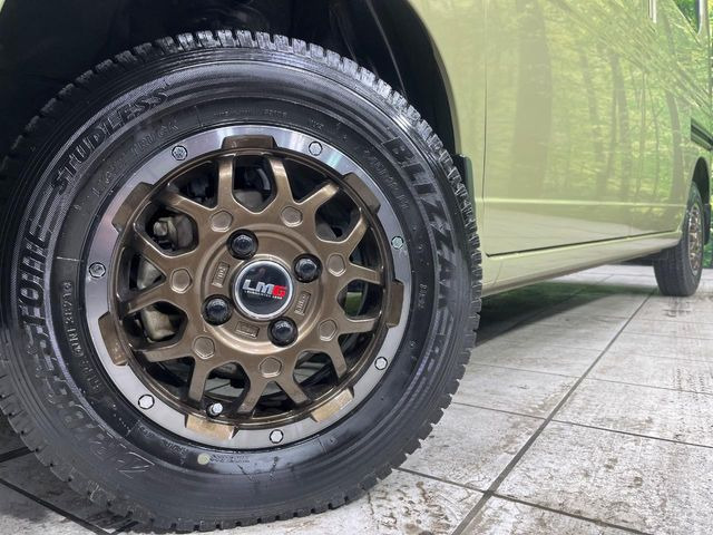 �y12�C���`�A���~�z�C�[���z�O�ςɃ}�b�`�����A���~�z�C�[���𑕒����Ă���܂��B�e��A���~�z�C�[����A�X�^�b�h���X�^�C�����戵�����Ă���܂��B���񂲑��k����������