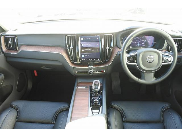 XC60リチャージ アルティメット T6 AWD PHEV 4WD