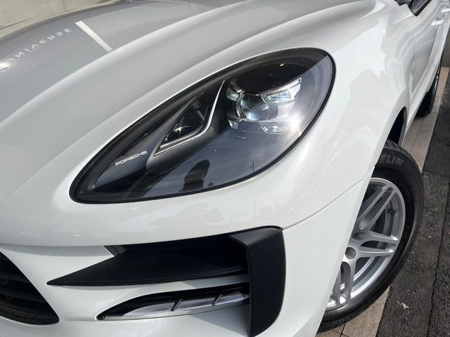 ��LED�w�b�h���C�g:������LED�w�b�h���C�g�ŁA���S�^�]���x����ǍD�Ȏ��E��!