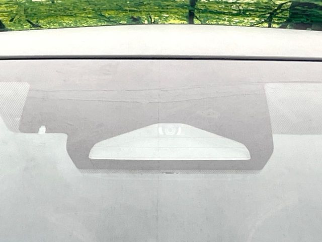 �y�g���^�Z�[�t�e�B�Z���X�z���s���ɑO���̎ԗ�����F�����A�Փ˂������Ȏ��͌x��ƃu���[�L�ŏՓˉ���Ɣ�Q�y�����A�V�X�g�B�����S�Ƀh���C�u�����y���݂��������܂��B