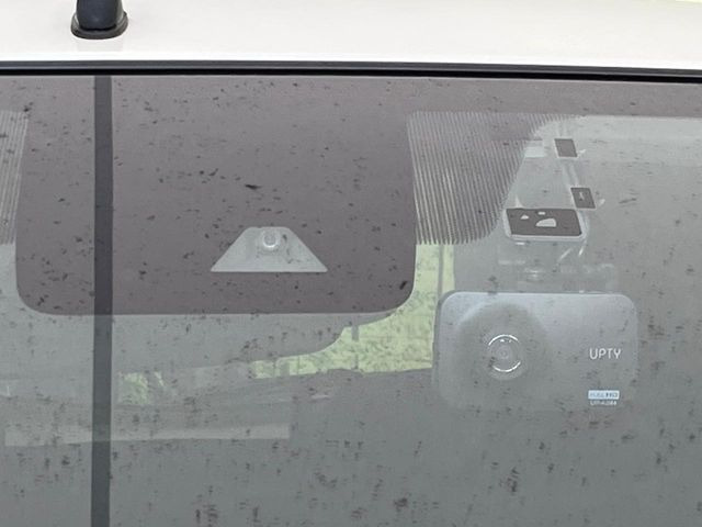 �y�G�}�[�W�F���V�[�u���[�L�z���s���ɑO���̎ԗ�����F�����A�Փ˂������Ȏ��͌x��ƃu���[�L�ŏՓˉ���Ɣ�Q�y�����A�V�X�g�B�����S�Ƀh���C�u�����y���݂��������܂��B