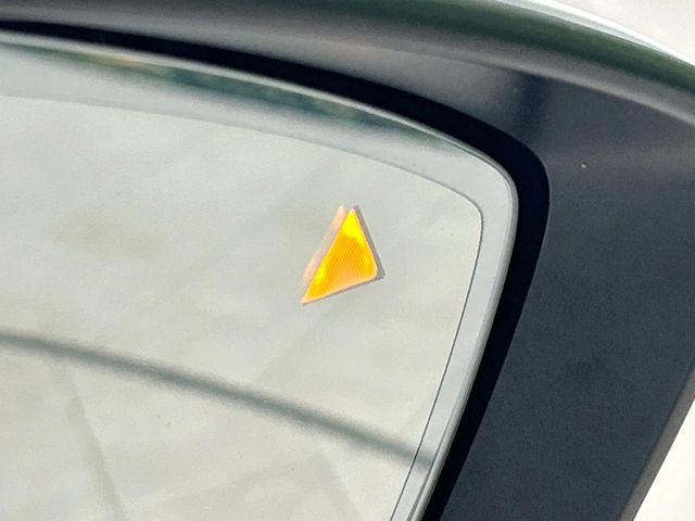 �y�u���C���h�X�|�b�g���j�^�����O�z���s���A�h�A�~���[�̎��p�ɂȂ�₷���ӏ��Ɍ㑱�Ԃ��ڋ߂���ƃT�C�h�~���[�t�߂Ɍx����\���A�h���C�o�[�ɒ��ӊ��N�����Ă���܂��B