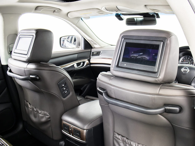 �w�b�h���X�g�ɖ��ߍ��܂ꂽ���A�ȗp�̃��j�^�[��5.1ch�T���E���h�Đ����\�ɂ���Bose�T�E���h�V�X�e���ɂ��A���ׂĂ̐ȂŃo�����X�̂悢���ꃊ�X�j���O�o���܂��B