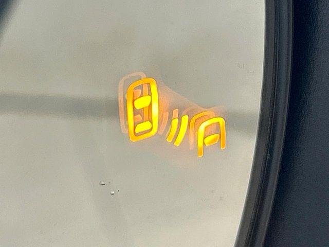 �y�u���C���h�X�|�b�g���j�^�[�z���s���A�h�A�~���[�̎��p�ɂȂ�₷���ӏ��Ɍ㑱�Ԃ��ڋ߂���ƃT�C�h�~���[�t�߂Ɍx����\���A�h���C�o�[�ɒ��ӊ��N�����Ă���܂��B