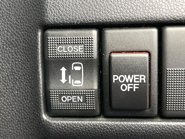 �y�p���[�X���C�h�h�A�z�X�}�[�g�L�[��^�]�Ȃ̃X�C�b�`�ŃX���C�h�h�A�̊J���\���d��������͂����ăh�A���J����K�v�������A���������q�l�ł��A�d���ו��������Ă��鎞�����N�ɊJ���߂ł��܂���