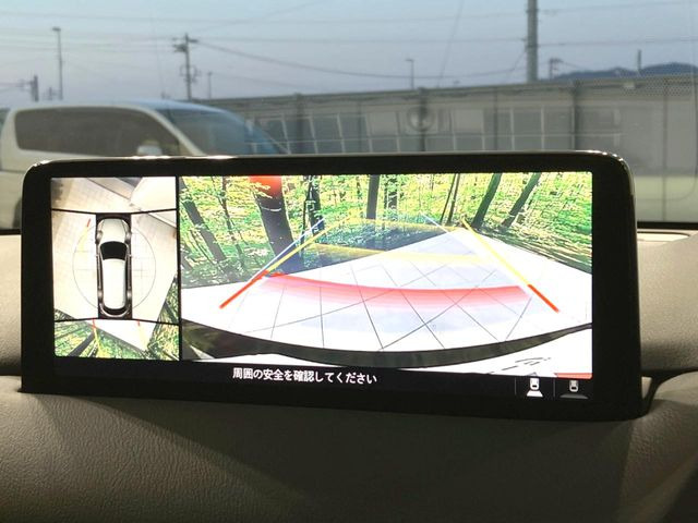 【360&deg;ビューモニター】専用のカメラにより、上から見下ろしたような視点で360度クルマの周囲を確認することができます☆死角部分も確認しやすく、狭い場所での切り返しや駐車もスムーズに行えます。