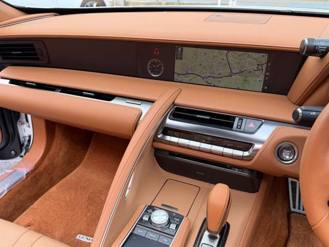 10.3�C���`���C�h�f�B�X�v���C�E�i�r�ETV�ECD�EDVD�EUSB�E�u���[�g�D�[�X�EETC�B