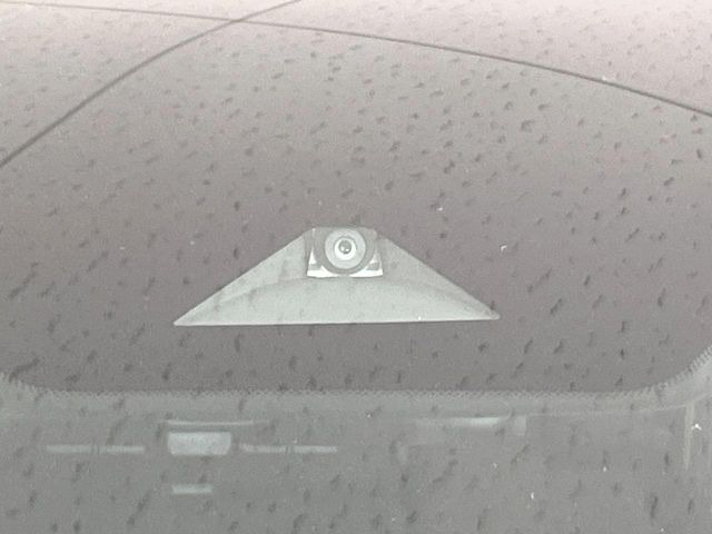 �y�C���e���W�F���g�G�}�[�W�F���V�[�u���[�L�z�t�����g�J�����őO���̎ԗ�����s�҂����m�B�Փ˂������Ȏ��͏Փ˔�Q�y���u���[�L���쓮�A�Փˉ�����T�|�[�g�B�����S�Ƀh���C�u�����y���݂��������܂��B