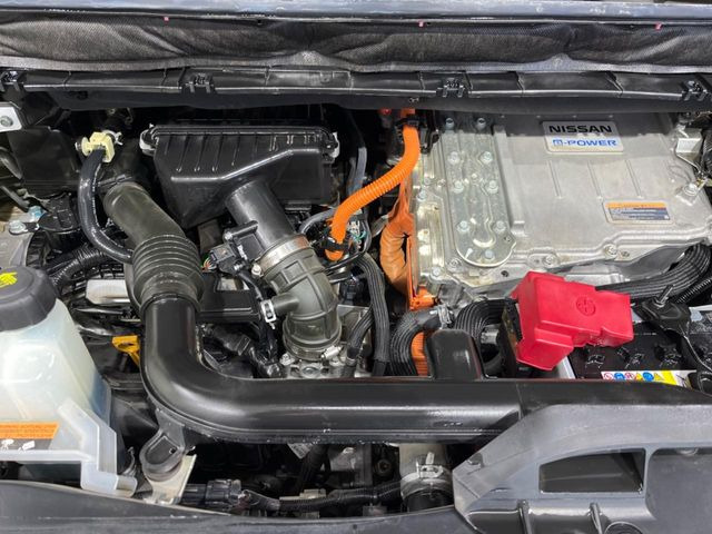 安心の最長10年・走行無制限保証(有償)をご用意。保証内容も充実はもちろん、無料点検&オイル交換や、年中無休の全国・24時間ロードサービスも付帯されておりますのでご安心下さい。