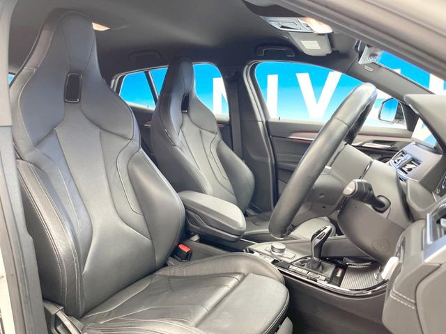 ●レザーシート:高級感漂うブラックレザーシートは、使用感も少なく良好なコンディションを保っております!その他、気になる箇所がございましたらお気軽にお問合せ下さい!