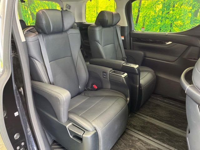 【パワーシート】スイッチ一つで簡単にシートの微調整が可能!電動だから力もいりません!快適なシートポジションにセットして、快適なドライブをお楽しみください。