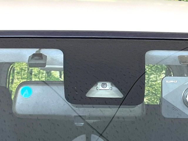 �y�X�}�[�g�A�V�X�g�z���s���ɑO���̎ԗ�����F�����A�Փ˂������Ȏ��͌x��ƃu���[�L�ŏՓˉ���Ɣ�Q�y�����A�V�X�g�B�����S�Ƀh���C�u�����y���݂��������܂��B