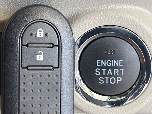 �y�L�[�t���[�V�X�e���z�J�o����|�P�b�g�ɓ��ꂽ�܂܂ł��h�A�̎{���E�������\�ȃX�}�[�g�L�[�𑕔��B�G���W���̃I���E�I�t�����J�M�����o���K�v����������Ƃ��Ă��֗��ł���