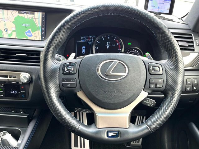 �y�����v�����X�e�A�����O�z�㎿�Ȋv���g�p���邱�ƂŁA��ɂ����������݂ƂĂ��^�]���₷���n���h���ł���