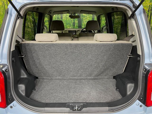 ���i�̂���������ʋ΁A���}���ɏ\���ȉ׎��X�y�[�X���m�ۂ��Ă���܂��B�Z�J���h�V�[�g��|���ƁA�傫�ȉו��̐ύڂ��\�ł���