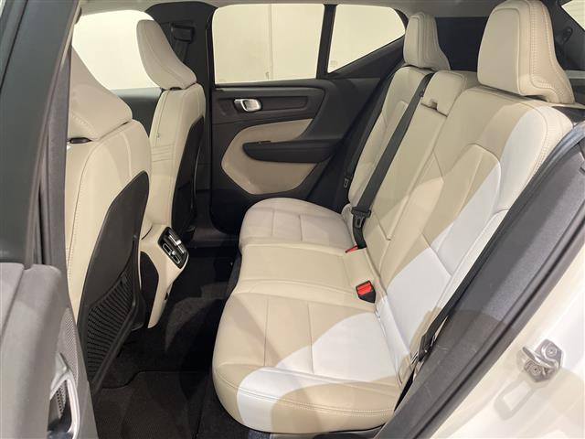 XC40T5 AWD インスクリプション 4WD