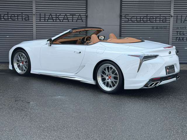 �O��p�[�L���O�Z���T�[�E�o�b�N�J�����B