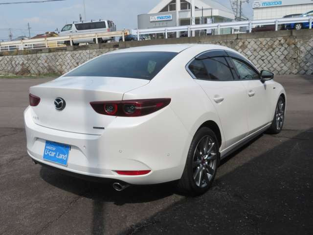 MAZDA3セダン