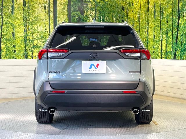 安心の最長10年・走行無制限保証(有償)をご用意。保証内容も充実はもちろん、無料点検&オイル交換や、年中無休の全国・24時間ロードサービスも付帯されておりますのでご安心下さい。