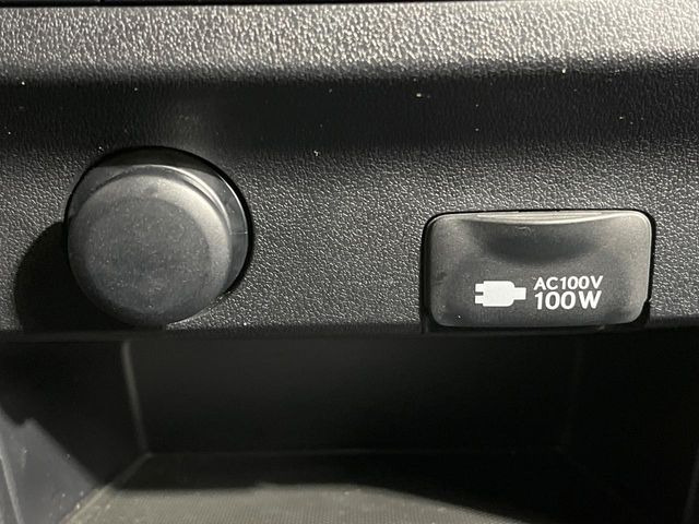 【1500Wアクセサリーコンセント】消費電力1500Wまでの家電が使えます。キャンプやスポーツ・アウトドアでのアクティビティはもちろん、災害・停電の際に大活躍♪