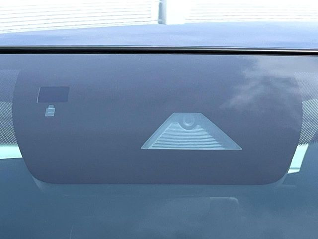 �y�X�}�[�g�u���[�L�T�|�[�g�z���s���ɑO���̎ԗ�����F�����A�Փ˂������Ȏ��͌x��ƃu���[�L�ŏՓˉ���Ɣ�Q�y�����A�V�X�g�B�����S�Ƀh���C�u�����y���݂��������܂��B