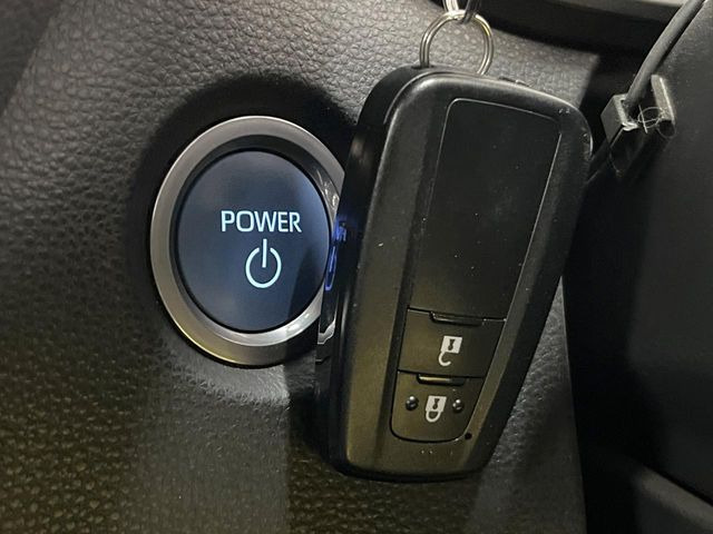 �y�X�}�[�g�L�[�z�J�o����|�P�b�g�ɓ��ꂽ�܂܂ł��h�A�̎{���E�������\�ȃX�}�[�g�L�[�𑕔��B�G���W���̃I���E�I�t�����J�M�����o���K�v����������Ƃ��Ă��֗��ł���