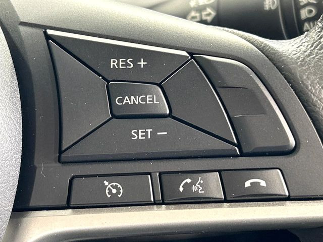 �y�N���[�Y�R���g���[���z�������H�����N���N���s�B�A�N�Z���𗣂��Ă���葬�x�ő��s���ł��A�������^�]���̕��S���y��!�����E�������ȒP�ȃX�C�b�`����Œ����ł��܂��B