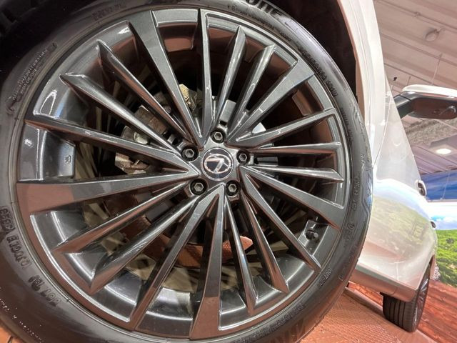 �y����21�C���`�A���~�z�C�[���z�O�ςɃ}�b�`���������A���~�z�C�[���𑕒����Ă���܂��B�e��ЊO�A���~�z�C�[����A�X�^�b�h���X�^�C�����戵�����Ă���܂��B���񂲑��k����������