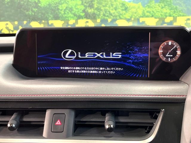 【10.3インチワイドナビ】高級感とインパクトのある大型ワイドナビを装備。各種オーディオ操作はもちろん、横長ワイド画面でのマップ2分割表示など、利便性も高いナビです♪