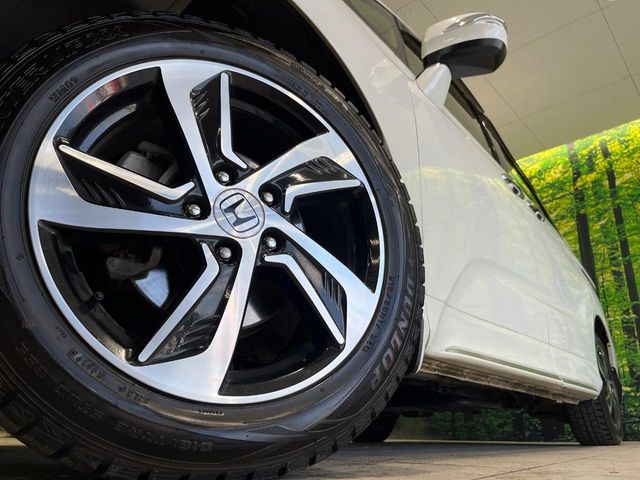 �y����17�C���`�A���~�z�C�[���z�O�ςɃ}�b�`���������A���~�z�C�[���𑕒����Ă���܂��B�e��ЊO�A���~�z�C�[����A�X�^�b�h���X�^�C�����戵�����Ă���܂��B���񂲑��k����������