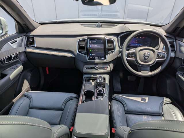 XC90ウルトラ B5 AWD 4WD