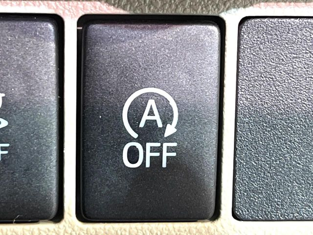 �y�A�C�h�����O�X�g�b�v�z�ԐM����a�؂Œ�Ԃ����ۂɃG���W�����~���A���ʂȔR���̏����}���܂��B�R��������ی�ɂȂ���@�\��G���W���̓u���[�L�𗣂��΍Ďn�����܂��B