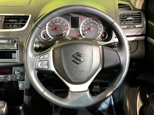 �y�����v�����X�e�A�����O�z�㎿�Ȋv���g�p���邱�ƂŁA��ɂ����������݂ƂĂ��^�]���₷���n���h���ł���