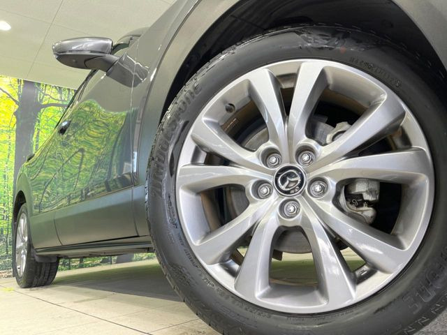 �y����18�C���`�A���~�z�C�[���z�O�ςɃ}�b�`���������A���~�z�C�[���𑕒����Ă���܂��B�e��ЊO�A���~�z�C�[����A�X�^�b�h���X�^�C�����戵�����Ă���܂��B���񂲑��k����������