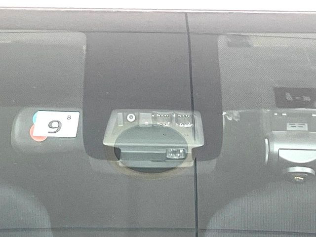 �y�g���^�Z�[�t�e�B�Z���X�z���s���ɑO���̎ԗ�����F�����A�Փ˂������Ȏ��͌x��ƃu���[�L�ŏՓˉ���Ɣ�Q�y�����A�V�X�g�B�����S�Ƀh���C�u�����y���݂��������܂��B