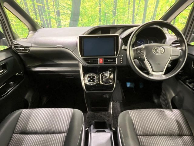 ヴォクシー1.8 ハイブリッド ZS 煌II