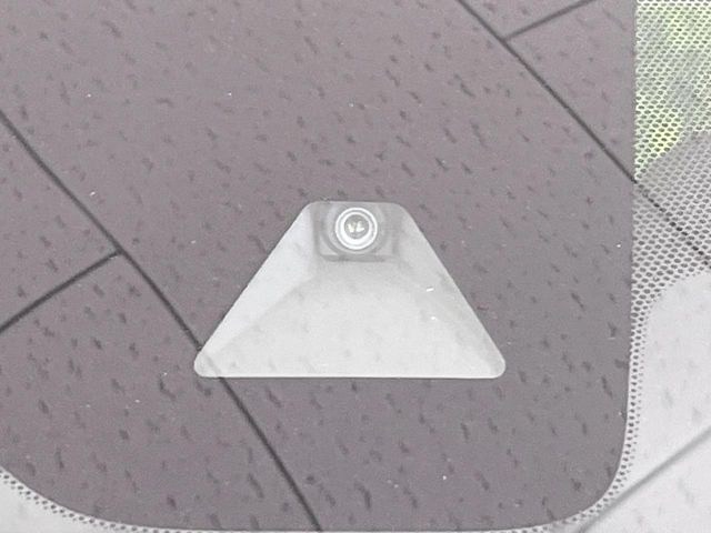 �y�C���e���W�F���g�G�}�[�W�F���V�[�u���[�L�z�t�����g�J�����őO���̎ԗ�����s�҂����m�B�Փ˂������Ȏ��͏Փ˔�Q�y���u���[�L���쓮�A�Փˉ�����T�|�[�g�B�����S�Ƀh���C�u�����y���݂��������܂��B